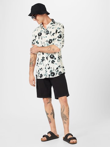 GUESS - Slim Fit Camisa em branco