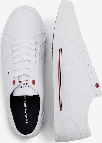 TOMMY HILFIGER Låg sneaker i vit