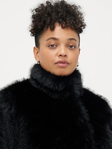Giacca di mezza stagione 'VMCMonroe' di Vero Moda Curve in nero