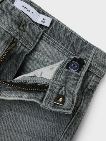 NAME IT - Loosefit Vaquero 'NKMRyan' en gris