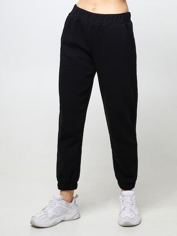 WHITE RVBBIT Tapered Hose in Schwarz: Vorderseite