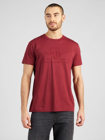 T-Shirt GANT en rouge : devant