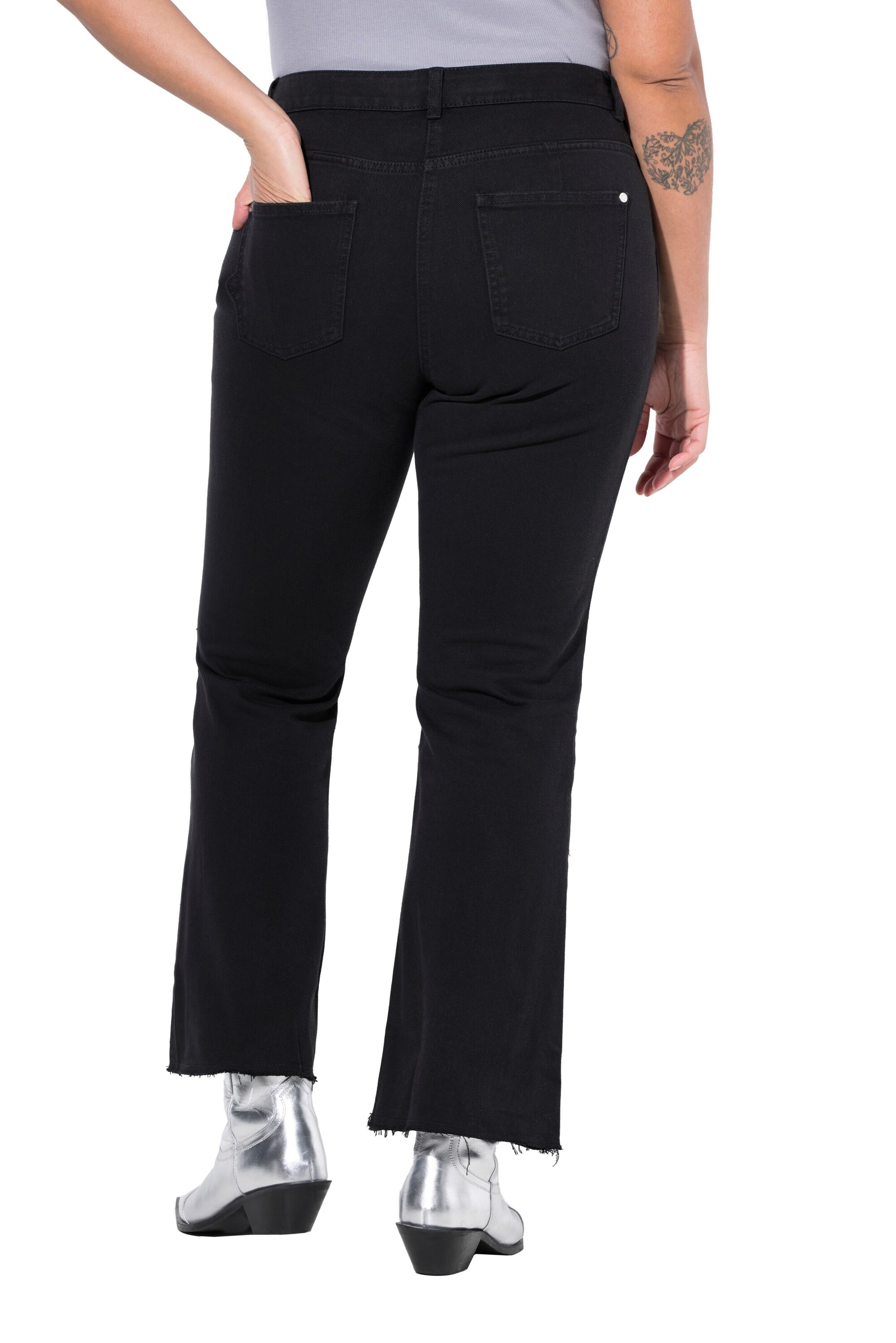 Angel of Style Flared Jeans in Black