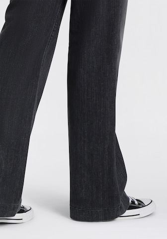 MAC Wide Leg Jeans in Grau