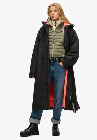 Superdry Tussenmantel in Zwart