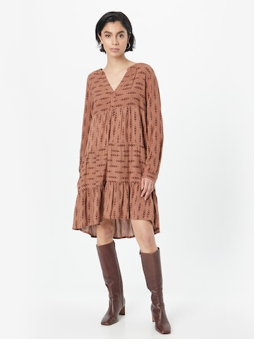 Sublevel Dress in Brown: front