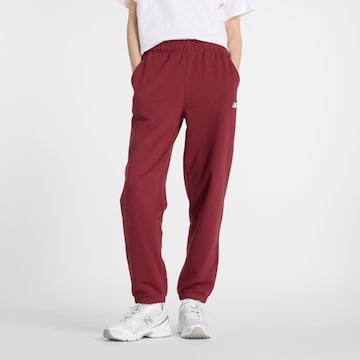 Effilé Pantalon 'Essentials' new balance en rouge : devant
