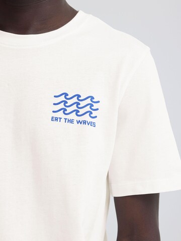 Tricou 'BHSun Island' de la BLEND pe alb