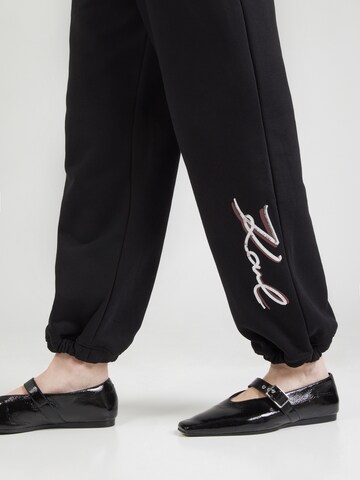Tapered Pantaloni de la Karl Lagerfeld pe negru