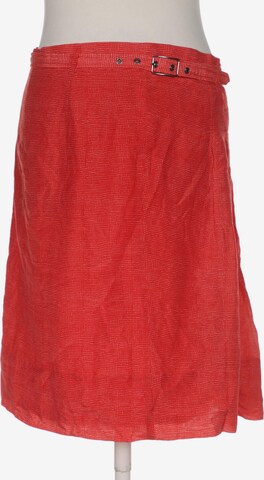 Windsor Skirt in M in Red: front