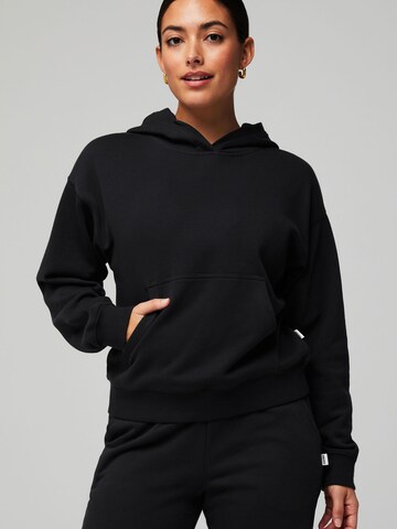 Fabletics Hoodie 'Year Round Terry' in Schwarz: Vorderseite