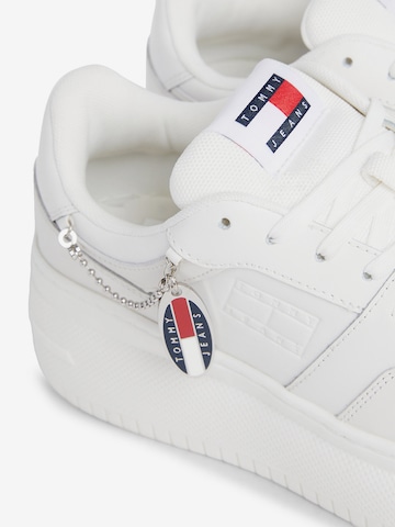 Tommy Jeans Σνίκερ χαμηλό 'RETRO BASKET' σε μπεζ