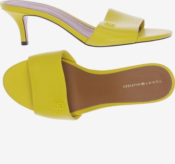 TOMMY HILFIGER High Heels & Pumps in 40 in Yellow: front
