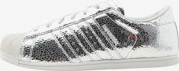 sidabrinė ADIDAS ORIGINALS Sportbačiai be auliuko 'SUPERSTAR': priekis