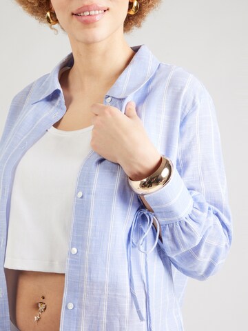 Camicia da donna 'CARCATTALINA' di ONLY Carmakoma in blu