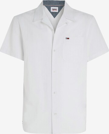 Tommy Jeans Regular fit Button Up Shirt in White: front