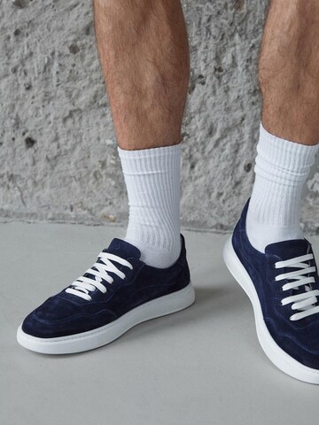 Sneaker bassa '09-4269' di Estro in blu