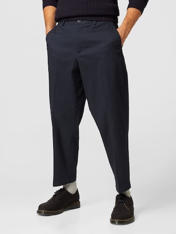 Loosefit Pantalon à plis BURTON MENSWEAR LONDON en bleu : devant