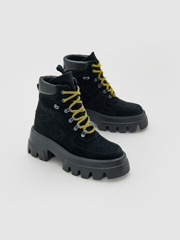 EDITED - Botines con cordones 'Markus' en negro