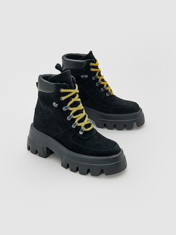 EDITED - Botines con cordones 'Markus' en negro