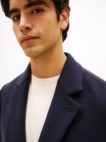 TOMMY HILFIGER Overgangsfrakke i blå