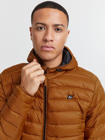 BLEND - Chaqueta de entretiempo en marrón
