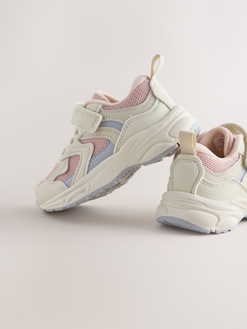 Baskets Next en blanc