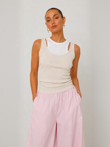 Crās - Top ' Carpentercras ' en beige: frente