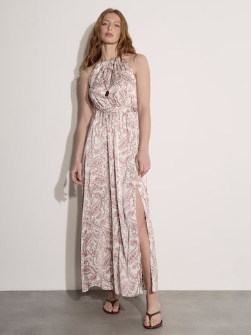 Robe ' ' Apricot en rose : devant