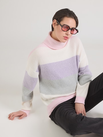QS Sweater in Purple: front