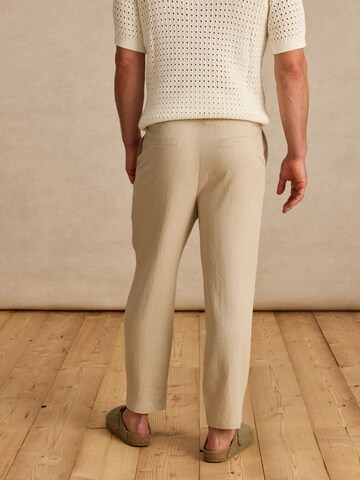 DAN FOX APPAREL Конический (Tapered) Штаны 'Esad' в Бежевый