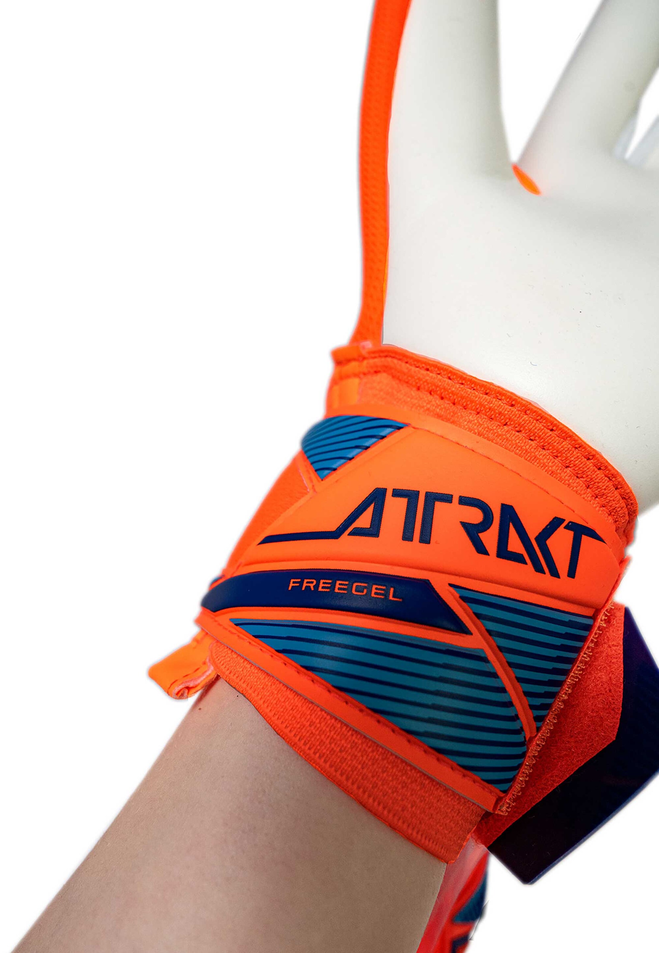 REUSCH Sports gloves 'Attrakt Freegel Advance' in Blue