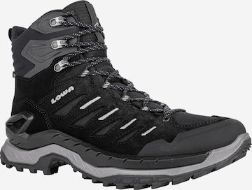 LOWA Boots 'Innovo' in Schwarz: Vorderseite