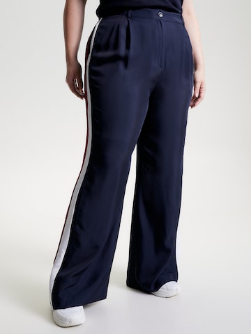 Tommy Hilfiger Curve Loose fit Pleat-Front Pants in Blue: front