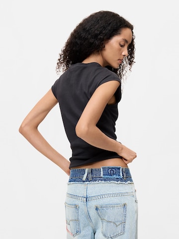 Tricou de la Desigual pe negru