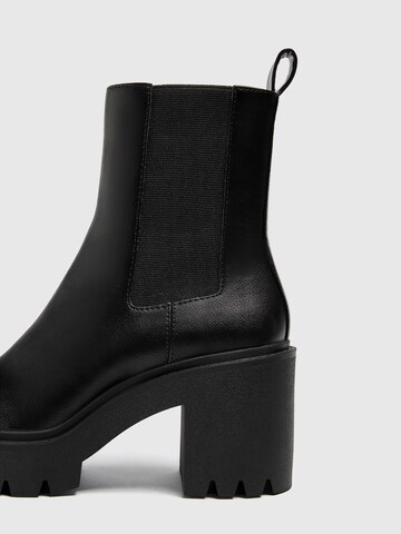 Pull&Bear Chelsea Boots in Schwarz