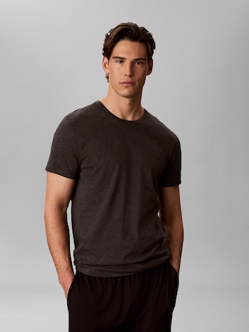 T-Shirt Calvin Klein Underwear en gris : devant