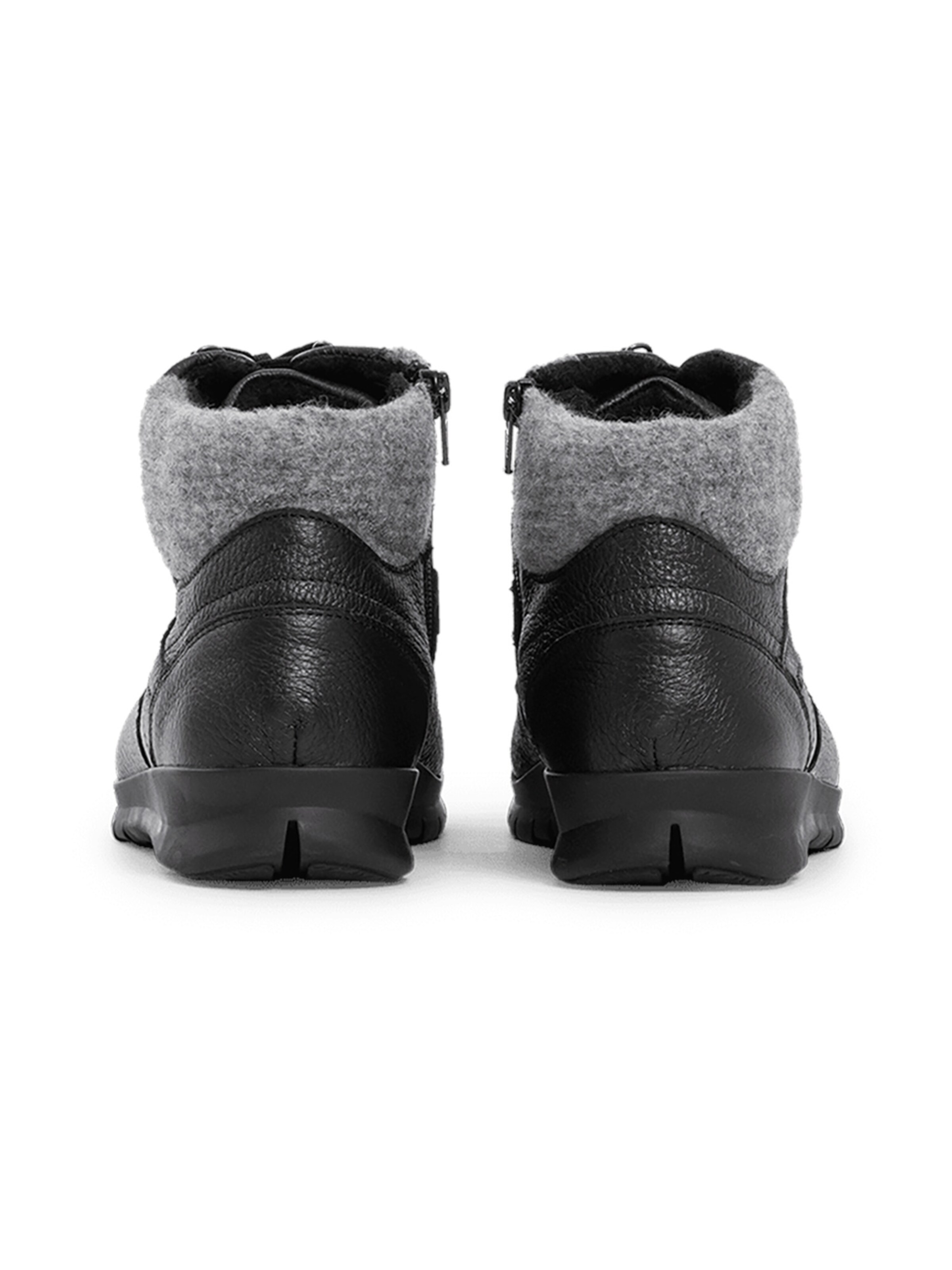 VITAFORM Lace-up boots in Black