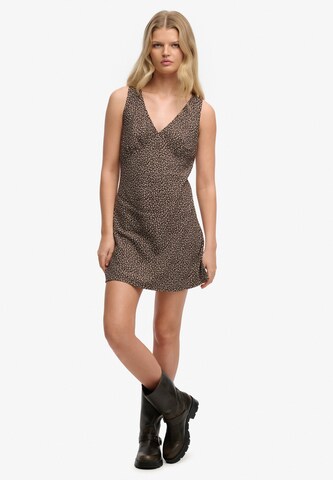 Robe d’été Superdry & Co en marron : devant