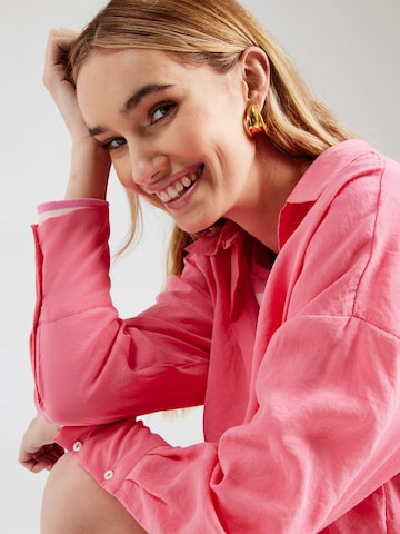 ONLY - Blusa 'ONLZAZIMA' en rosa