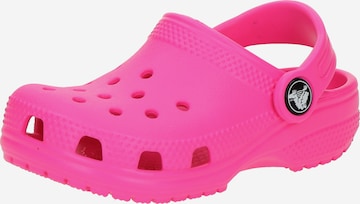 Chaussure basse Crocs en rose : devant