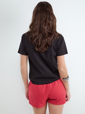 BALMOHK Paita värissä musta