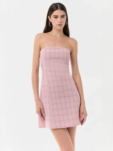 Hiccup - Vestido em rosa: frente