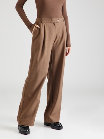 Soft Rebels - Pierna ancha Pantalón plisado 'Sibylle' en marrón: frente