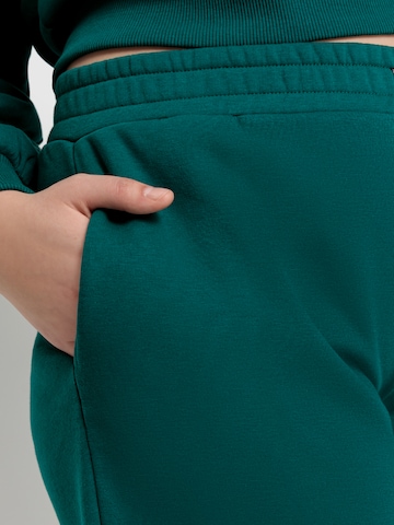 Regular Pantalon LSCN by LASCANA en vert