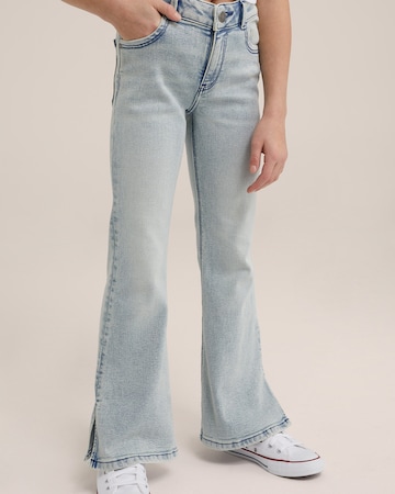 Flared Jeans di WE Fashion in blu: frontale