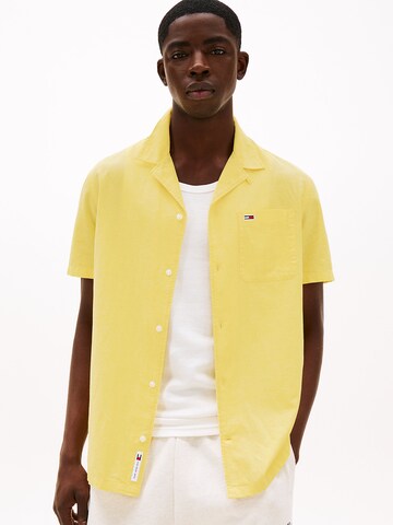 Tommy Jeans Regular fit Overhemd in Geel: voorkant
