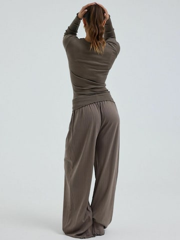 Seamless Basic Top ' Wooly ' in Bruin