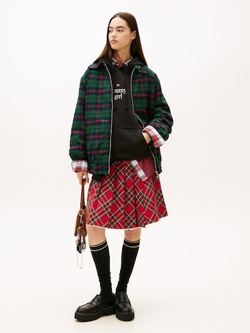 Tommy Jeans Φθινοπωρινό και ανοιξιάτικο μπουφάν σε πράσινο