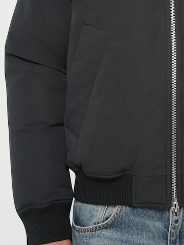 JACK & JONES Prehodna jakna 'JCOAURA' | črna barva